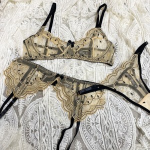 Ins européens et américains - Style Lingerie sexy. Ultra - mince plus - Taille de la lingerie érotique en dentelle. L\'ensemble de soutien-gorge qui fait que de gros seins apparaissent plus petits et empêche l\'agitation (trois - set).Wlv255price:$159.99